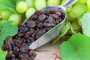 raisins-n-grapes-300x200