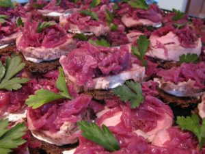 Brown-Sugar-Rubbed-Pork-Loin-Black-Bread-Braised-Cabbage-Apples-300x225