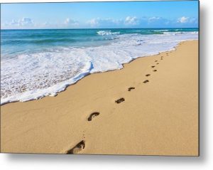 sand-footprints-pacific-ocean-surf-dszc-300x239